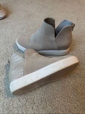 STEVE MADDEN Wedge Sneaker Booties in Light Taupe